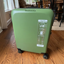 Verage Freeland 3 Piece Luggage Set GM20062W with 3:7 Asymmetrical Opening — view 3 — Kenya · WIMU Kitchen