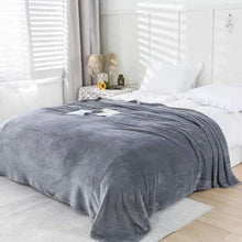 Plain fleece blanket — Kenya · WIMU Kitchen