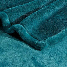 Plain fleece blanket — Kenya · WIMU Kitchen