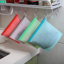 Reusable silicone fridge storage bags with zip seal – detail — Kenya · WIMU Kitchen