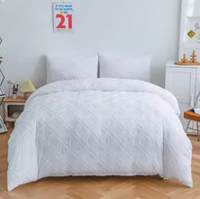 marble and tufted duvet cover — Kenya · WIMU Kitchen