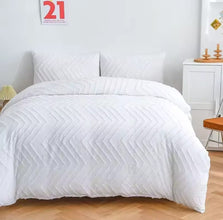 marble and tufted duvet cover — Kenya · WIMU Kitchen