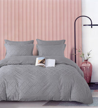 marble and tufted duvet cover — Kenya · WIMU Kitchen