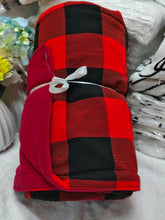 Maasai Fleece Blanket 150 x 200cm - Nairobi, Kenya — view 8 — Kenya · WIMU Kitchen
