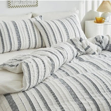 Textured nodic duvet cover (view 2) — Kenya · WIMU Kitchen