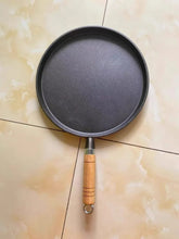 cast iron  pan (view 2) — Kenya · WIMU Kitchen