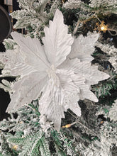large Christmas glitter flower (view 2) — Kenya · WIMU Kitchen