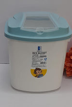Rice/cereal bucket with measuring cup (view 2) — Kenya · WIMU Kitchen