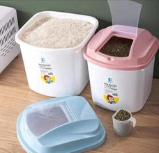 Rice/cereal bucket with measuring cup — Kenya · WIMU Kitchen