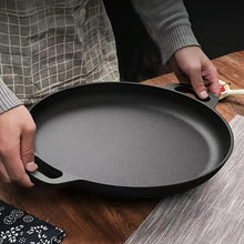 cast Iron skillet (view 3) — Kenya · WIMU Kitchen
