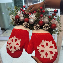 2-in-1 Christmas Garland Glove-Shaped Flower Wreath with Light — WIMU Kitchen Nairobi — Kenya · WIMU Kitchen