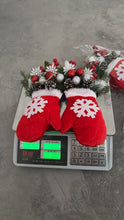 2-in-1 Christmas Garland Glove-Shaped Flower Wreath with Light — WIMU Kitchen Nairobi — Kenya · WIMU Kitchen