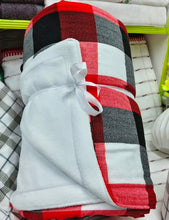Maasai Fleece Blanket 150 x 200cm - Nairobi, Kenya — view 3 — Kenya · WIMU Kitchen