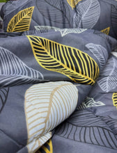 4 x 6 Duvet Set with Sheet & 2 Pillowcases — view 7 — Kenya · WIMU Kitchen